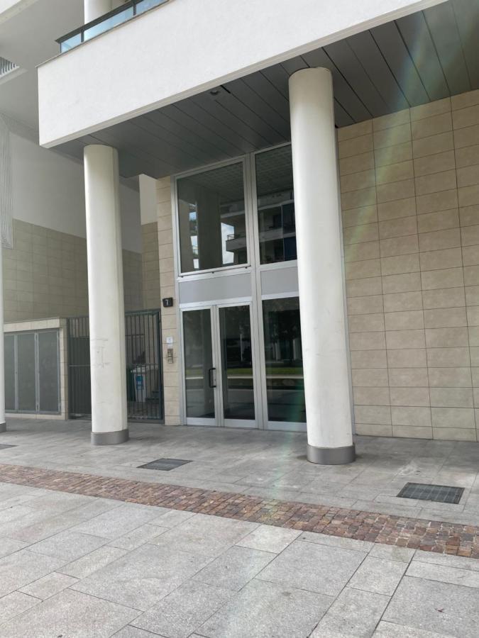 Apartament House Promenade Santa Giulia Mediolan Zewnętrze zdjęcie